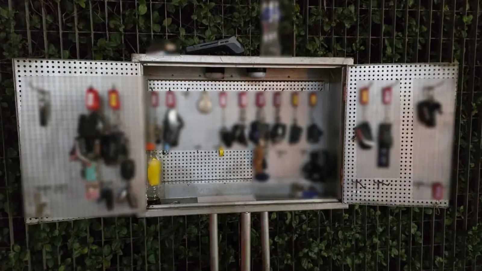 Χειροπέδες σε 23 παρκαδόρους σε όλη την Αττική